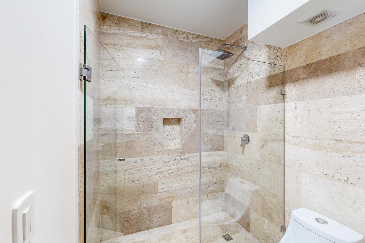 Отель Menesse Midtown 2 Unit 208 Плая-дель-Кармен Экстерьер фото