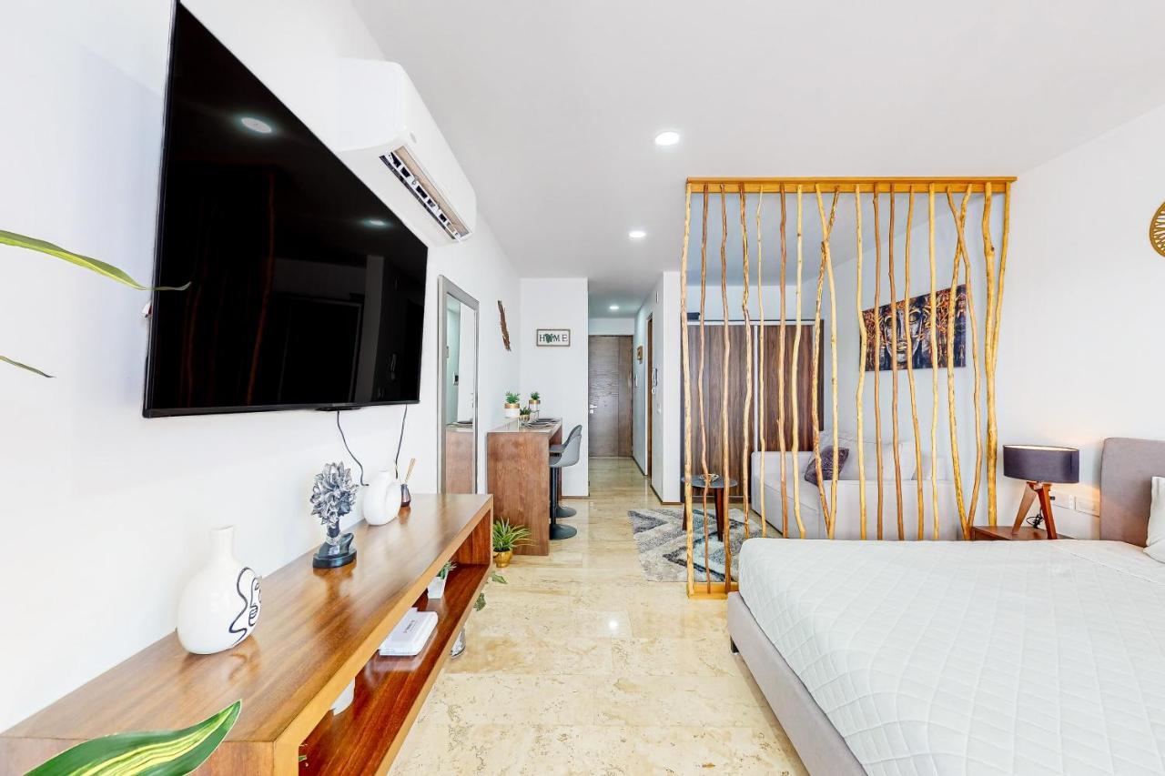 Отель Menesse Midtown 2 Unit 208 Плая-дель-Кармен Экстерьер фото