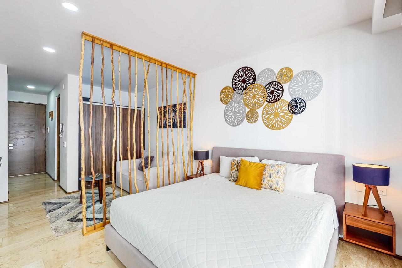 Отель Menesse Midtown 2 Unit 208 Плая-дель-Кармен Экстерьер фото